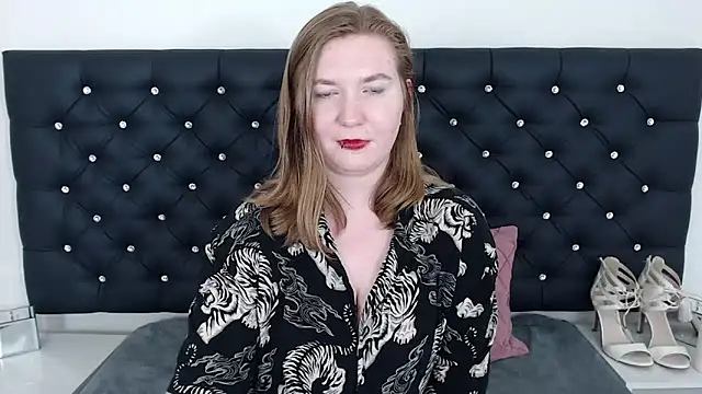 LaraDream online show from 02/28/25, 07:58