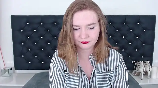 LaraDream online show from 03/19/25, 08:11