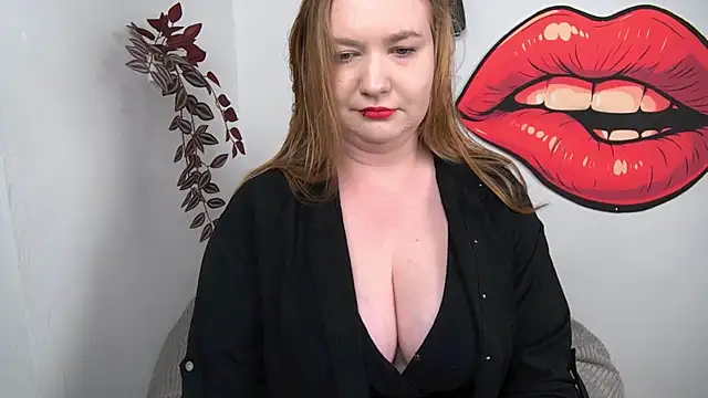 LaraDream online show from 02/16/26, 03:52