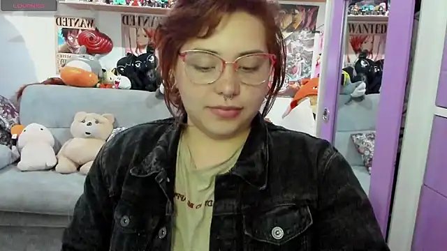 Snapshot of soficammy chatting on 12/14/24, 03:07 soficammy online show from 12/14/24, 03:07