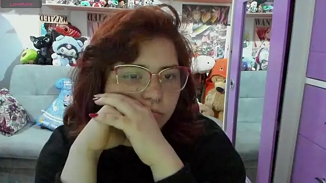 Snapshot of soficammy chatting on 12/28/24, 02:54 soficammy online show from 12/28/24, 02:54