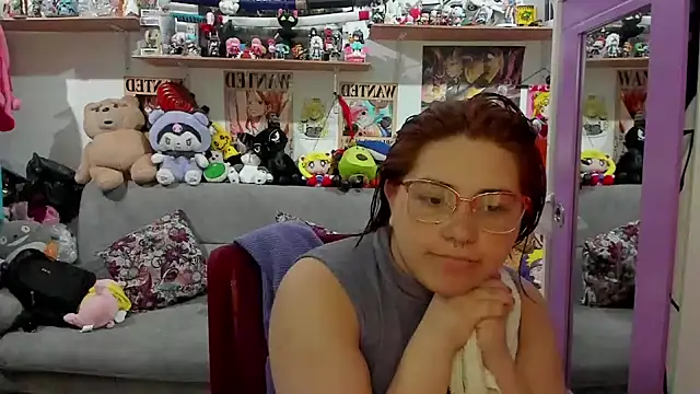 Snapshot of soficammy chatting on 01/21/25, 10:41 soficammy online show from 01/21/25, 10:41