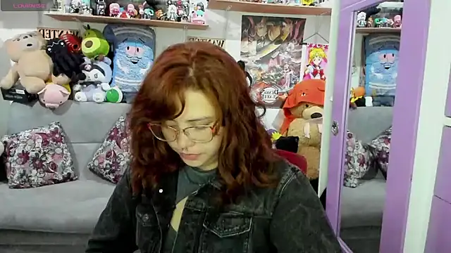 Snapshot of soficammy chatting on 01/28/25, 01:39 soficammy online show from 01/28/25, 01:39