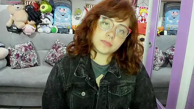 Snapshot of soficammy chatting on 01/28/25, 04:50 soficammy online show from 01/28/25, 04:50