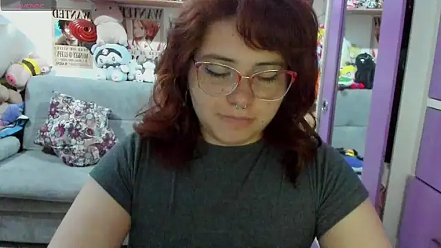 Snapshot of soficammy chatting on 02/05/25, 10:44 soficammy online show from 02/05/25, 10:44