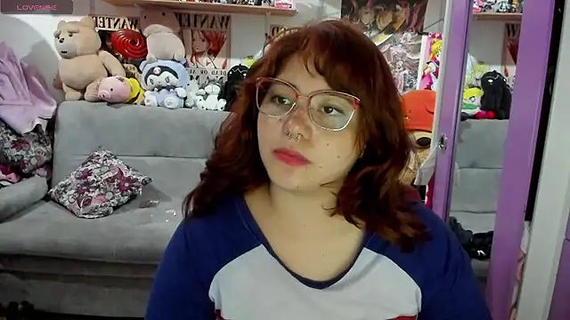 Snapshot of soficammy chatting on 02/06/25, 10:10 soficammy online show from 02/06/25, 10:10