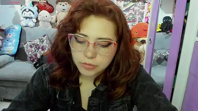 Snapshot of soficammy chatting on 02/21/25, 11:32 soficammy online show from 02/21/25, 11:32