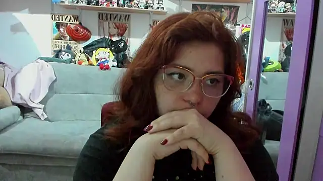 Snapshot of soficammy chatting on 03/05/25, 10:32 soficammy online show from 03/05/25, 10:32