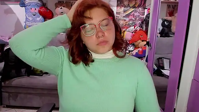 Snapshot of soficammy chatting on 03/14/25, 01:48 soficammy online show from 03/14/25, 01:48