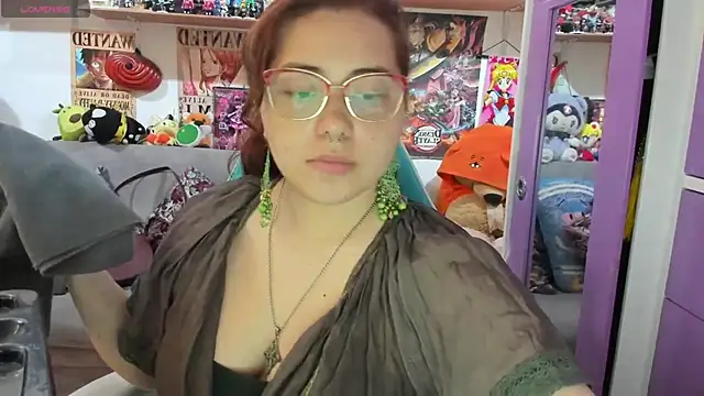 Snapshot of soficammy chatting on 10/04/25, 09:46 soficammy online show from 10/04/25, 09:46