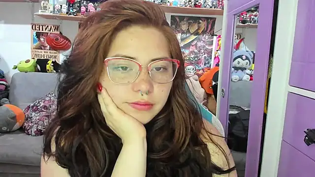 Snapshot of soficammy chatting on 10/10/25, 08:19 soficammy online show from 10/10/25, 08:19