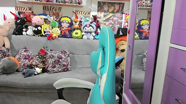 Snapshot of soficammy chatting on 10/27/25, 10:47 soficammy online show from 10/27/25, 10:47