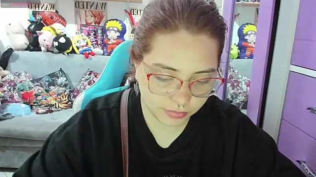 Snapshot of soficammy chatting on 10/28/25, 11:40 soficammy online show from 10/28/25, 11:40