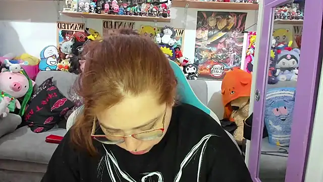 Snapshot of soficammy chatting on 11/15/25, 08:16 soficammy online show from 11/15/25, 08:16