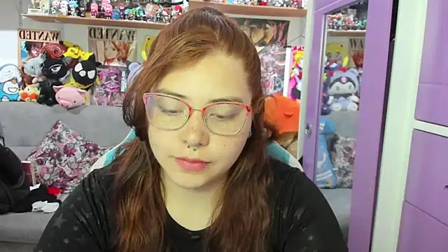 Snapshot of soficammy chatting on 11/16/25, 10:04 soficammy online show from 11/16/25, 10:04