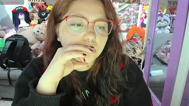 Snapshot of soficammy chatting on 11/19/25, 09:15 soficammy online show from 11/19/25, 09:15