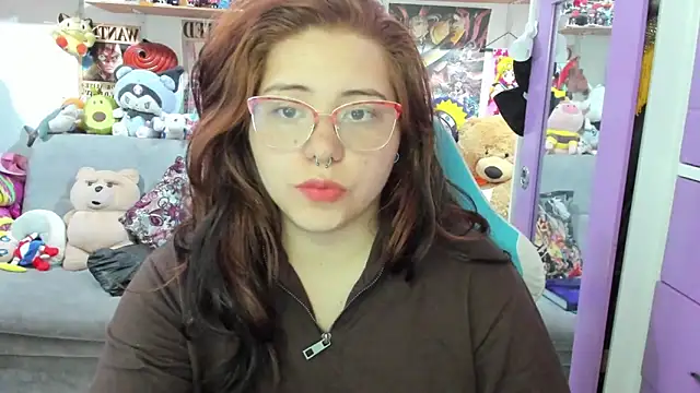 Snapshot of soficammy chatting on 11/24/25, 10:20 soficammy online show from 11/24/25, 10:20