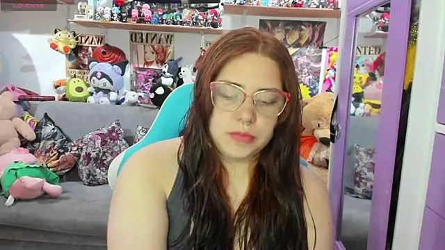 Snapshot of soficammy chatting on 11/25/25, 09:59 soficammy online show from 11/25/25, 09:59