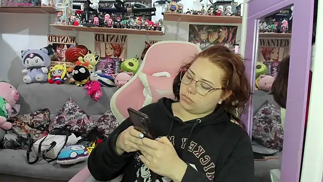 Snapshot of soficammy chatting on 02/27/26, 06:41 soficammy online show from 02/27/26, 06:41