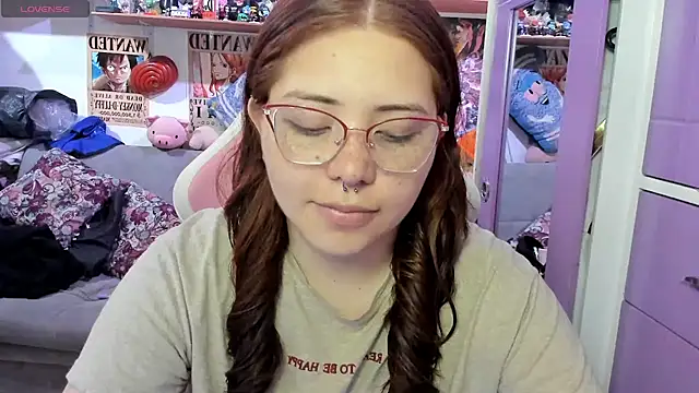 Snapshot of soficammy chatting on 05/17/26, 08:38 soficammy online show from 05/17/26, 08:38