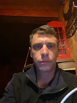 Snapshot of DillPie chatting on 11/11/25, 07:52 DillPie online show from 11/11/25, 07:52