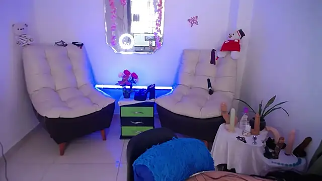 Snapshot of susan_smith18 chatting on 01/15/25, 04:43 susan smith18 online show from 01/15/25, 04:43