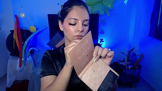 Snapshot of susan_smith18 chatting on 03/19/25, 01:29 susan smith18 online show from 03/19/25, 01:29