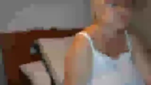 Snapshot of LindaL chatting on 10/14/25, 02:51 LindaL online show from 10/14/25, 02:51