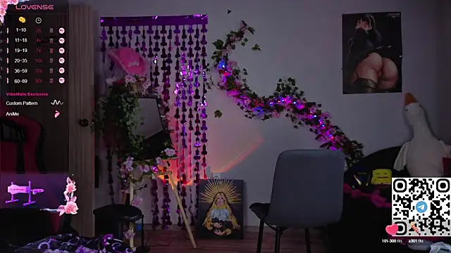 Snapshot of Silvia_Santorskii chatting on 09/25/25, 09:13 Silvia Santorskii online show from 09/25/25, 09:13