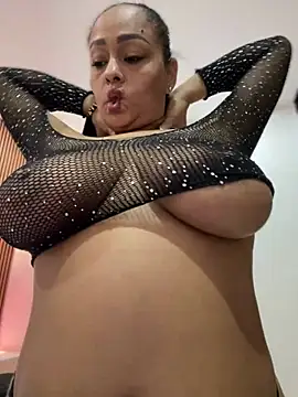 Snapshot of sofia_xxx02 chatting on 05/04/26, 11:56 sofia xxx02 online show from 05/04/26, 11:56