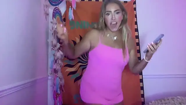 Snapshot of Fitnessbabe69 chatting on 12/02/25, 07:36 Fitnessbabe69 online show from 12/02/25, 07:36