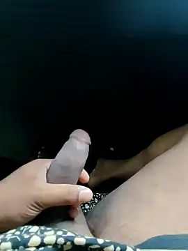 Snapshot of Kolkata___Boy chatting on 12/18/24, 02:42 Kolkata Boy online show from 12/18/24, 02:42