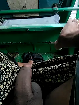 Snapshot of Kolkata___Boy chatting on 12/25/24, 02:03 Kolkata Boy online show from 12/25/24, 02:03