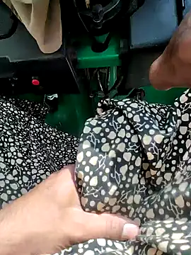 Snapshot of Kolkata___Boy chatting on 12/29/24, 03:54 Kolkata Boy online show from 12/29/24, 03:54