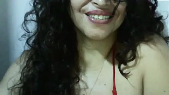 Snapshot of oso34hot chatting on 10/28/25, 01:47 oso34hot online show from 10/28/25, 01:47