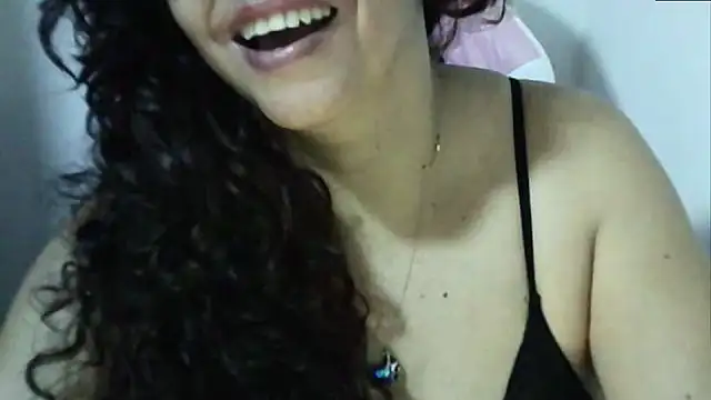 Snapshot of oso34hot chatting on 10/29/25, 04:53 oso34hot online show from 10/29/25, 04:53